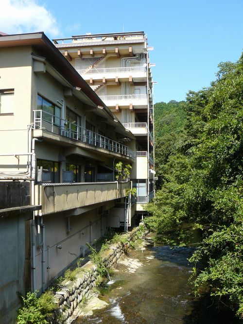 �匴����E������